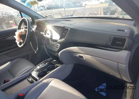 2019 Honda Pilot Touring z USA, uszkodzony, nr VIN 5FNYF6H92KB082566